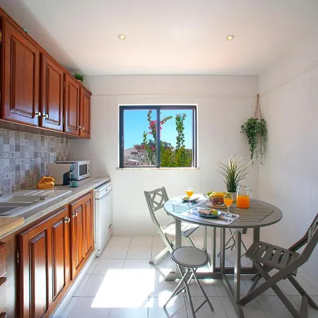 Arlindo By Interhome * Manta Rota